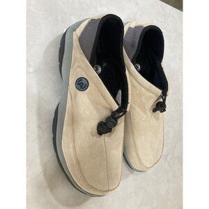 Bass Weatherproof Vintage/WEA by Bass Suede Slip On Booties Beige